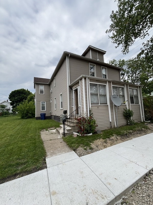Building Photo - 97 Batavia St