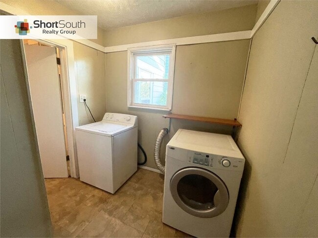Foto del edificio - 3 bed 1.5 bath Single Family Home