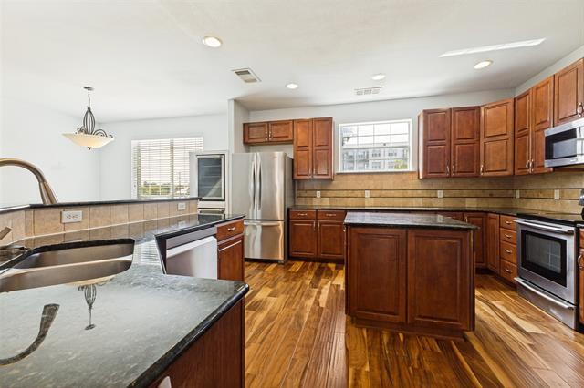 Foto del edificio - 4002 Brownstone Ct