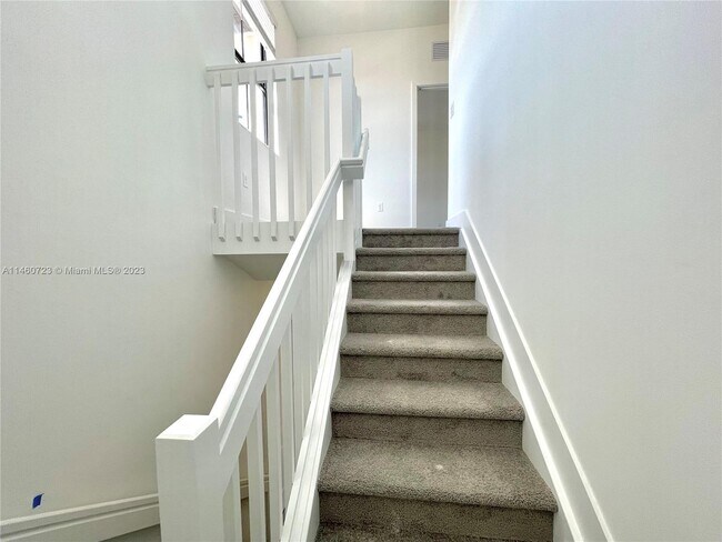 Building Photo - 5673 Cerva Ln
