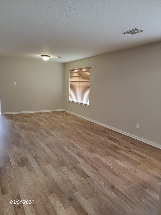 Building Photo - 1122 Americana Dr