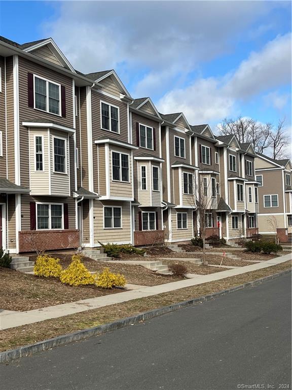 35 Ringgold St Unit 204, West Hartford, CT 06119 Condo for Rent in
