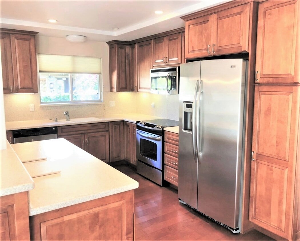 Primary Photo - 243 Moreton Bay Ln