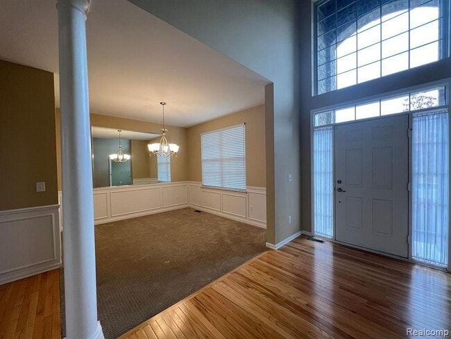 Building Photo - 47624 Lindenhurst Blvd