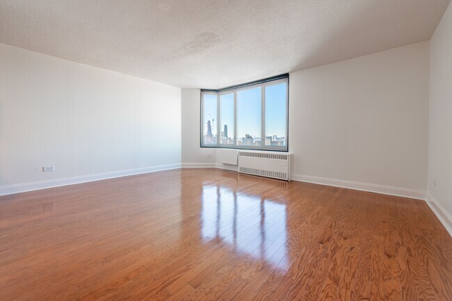 Foto del edificio - 3333 Broadway