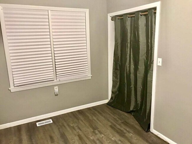 Building Photo - 143 Park St