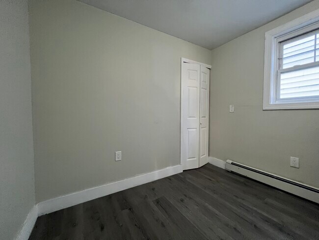 Building Photo - 602 Bramhall Ave
