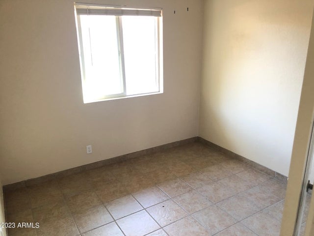 Building Photo - 305 N 93rd St