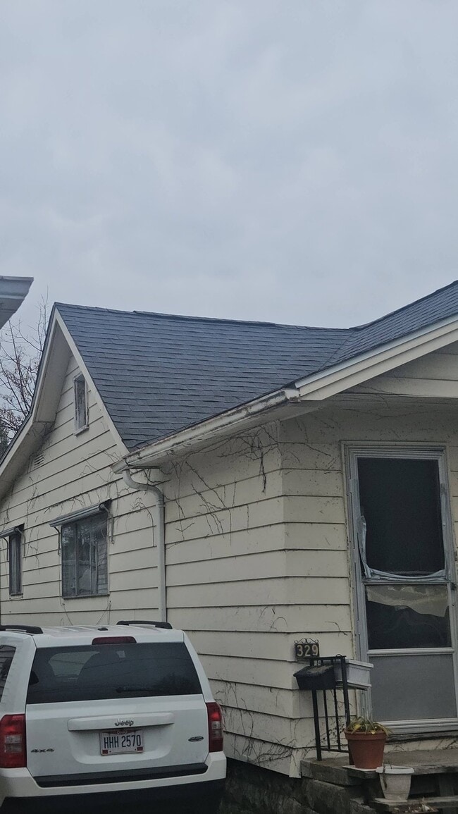 Building Photo - 329 Mettler St