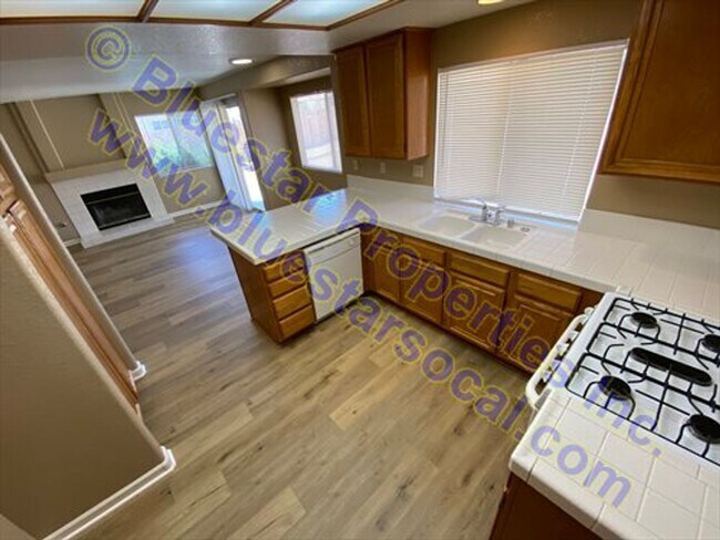 Foto del edificio - Move In Ready! Beautiful Two Story Home