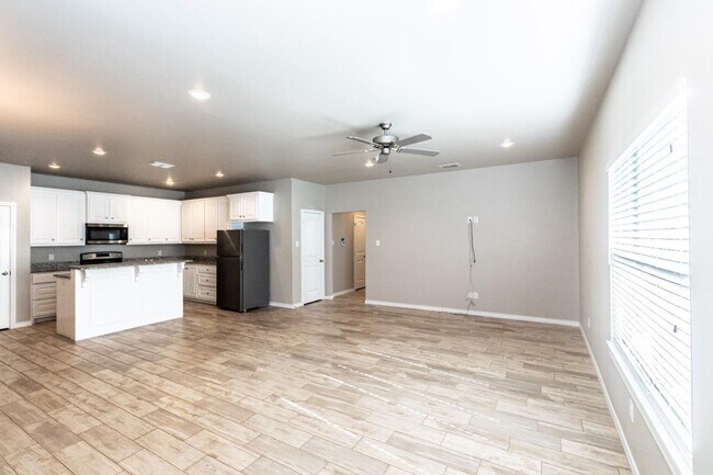 Building Photo - 9803 Uvalde Ave