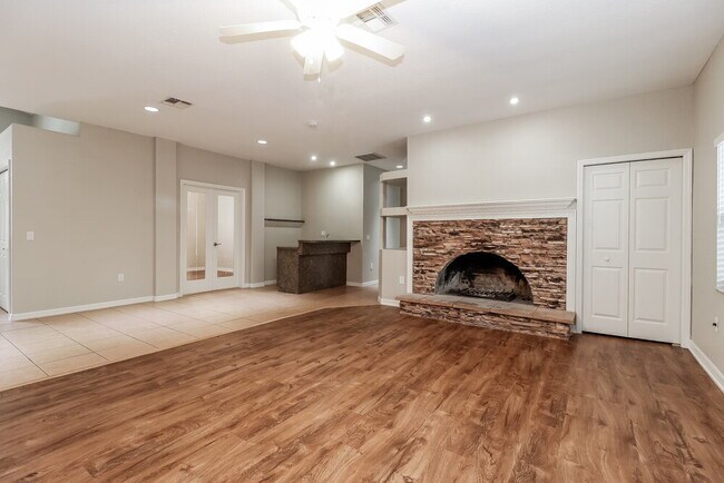 Foto del edificio - 11075 Marvelwood Rd