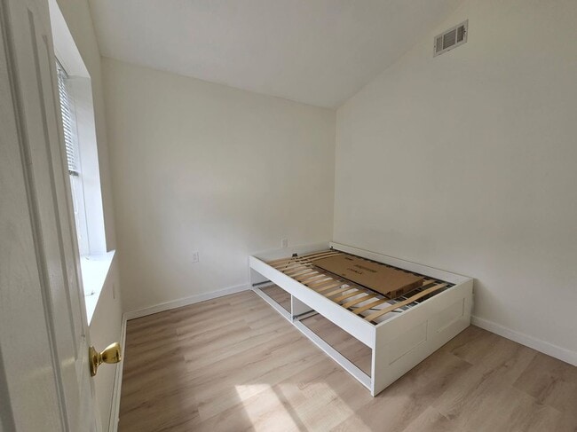 Foto del edificio - 19 Shamrock Ln