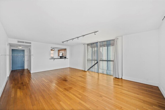 Foto del edificio - 3301 NE 5th Ave