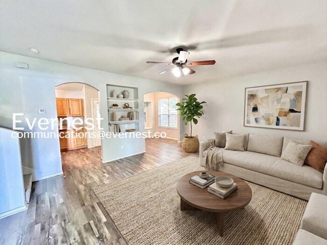 Foto del edificio - 146 Creek Cove Dr