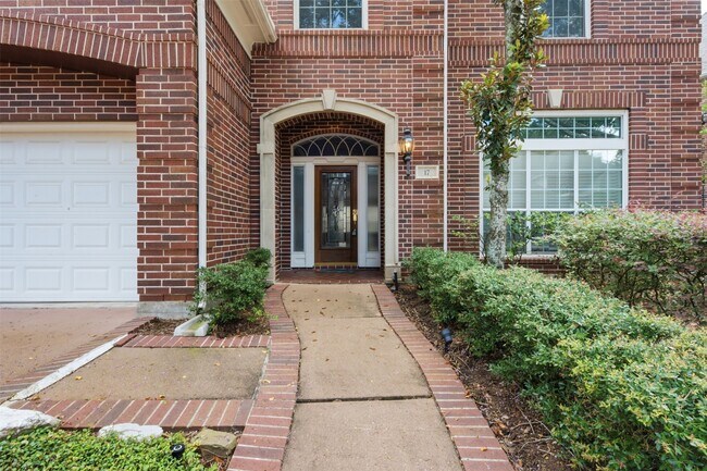 Building Photo - 17 Ambleside Crescent Dr