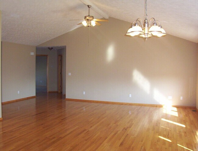 Building Photo - Coming Available Soon!!