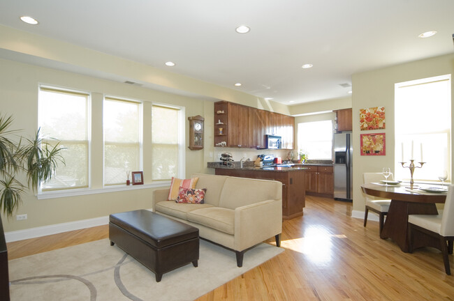 Foto del edificio - 3247 W Cullom Ave