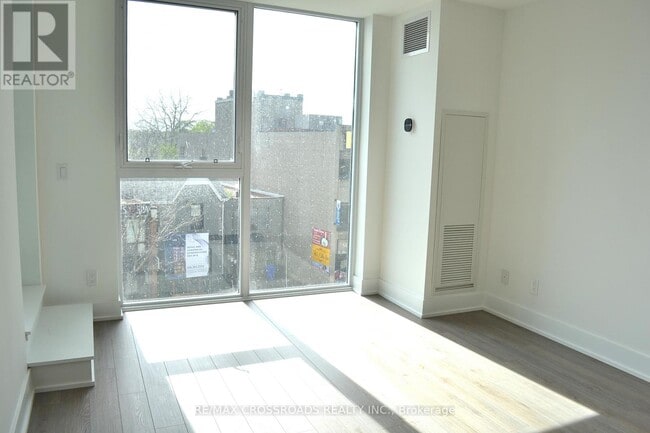 Building Photo - 1 Belsize Dr