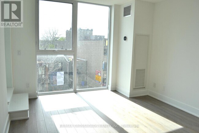 Photo du bâtiment - 1 Belsize Dr