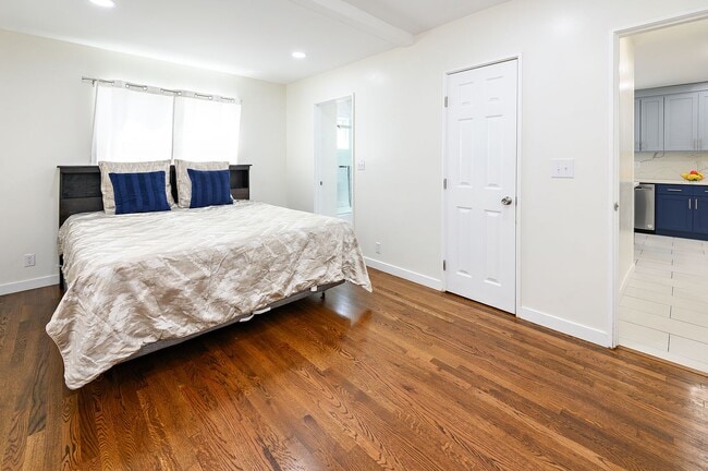 Foto del edificio - 5114 W 133rd St