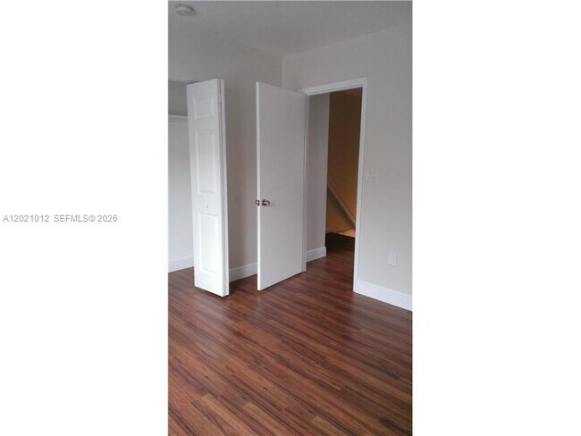 Foto del edificio - 8025 NW 8th St