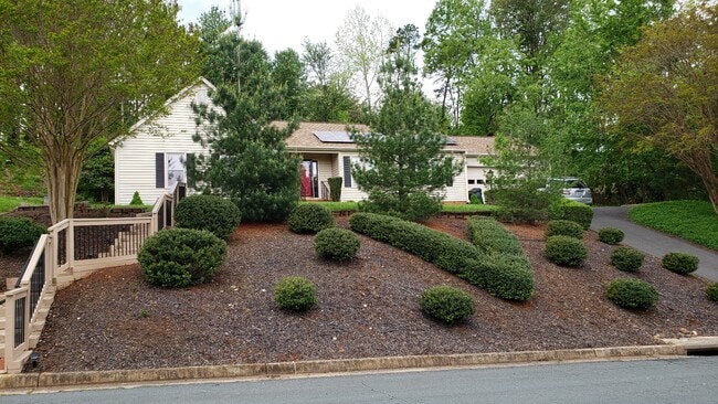 Photo - 1542 Surry Hill Ct House