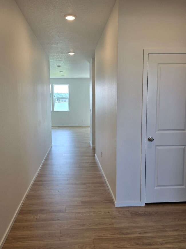 Foto del edificio - 5190 E Dorado Ave