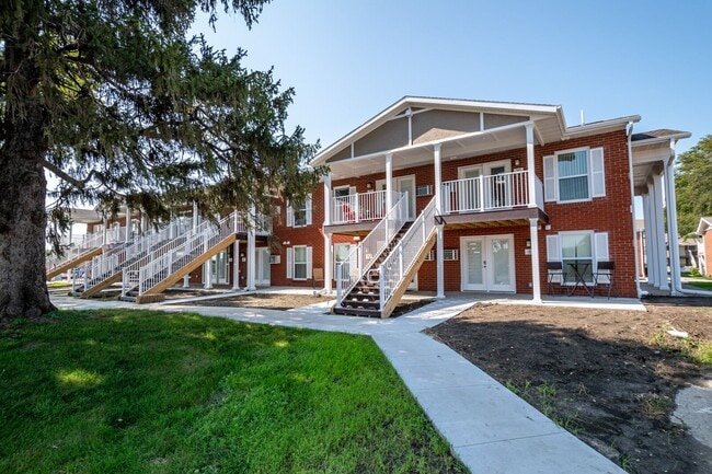 Building Photo - Woodridge Estates