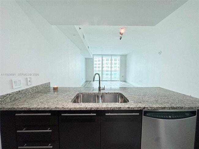 Building Photo - 951 Brickell Ave