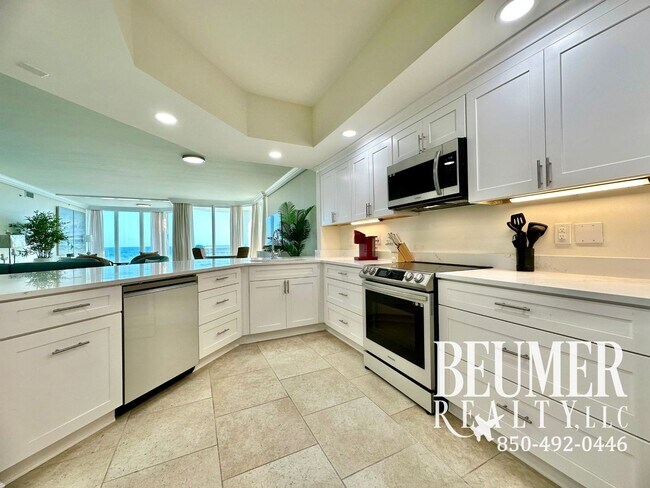 Foto del edificio - Upscale 3 BR 3 BA furnished Condo On the G...