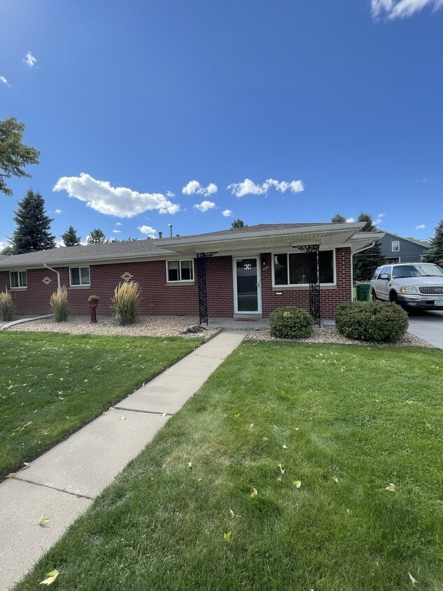 Primary Photo - 4665 Field St