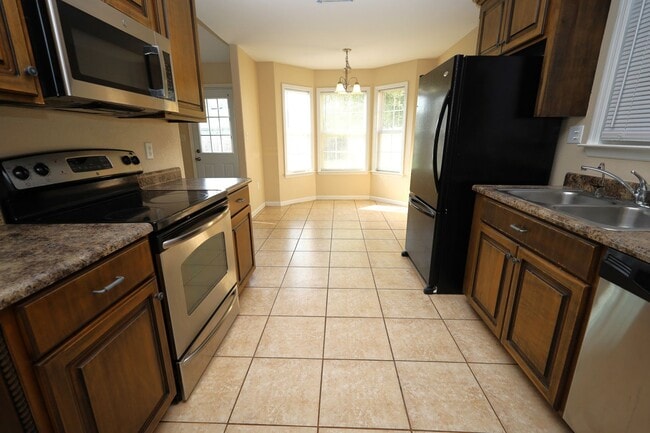 Building Photo - 5307 Vine Dr