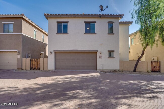 Building Photo - 10324 W Sands Dr