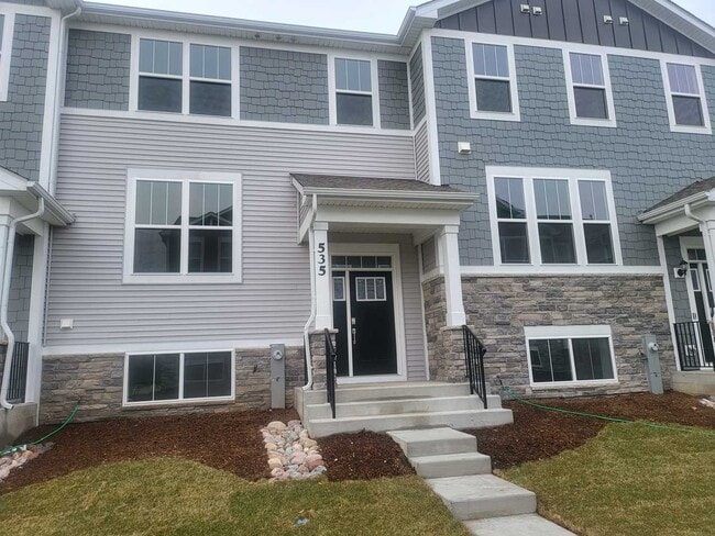 Building Photo - 535 Wolverine Dr