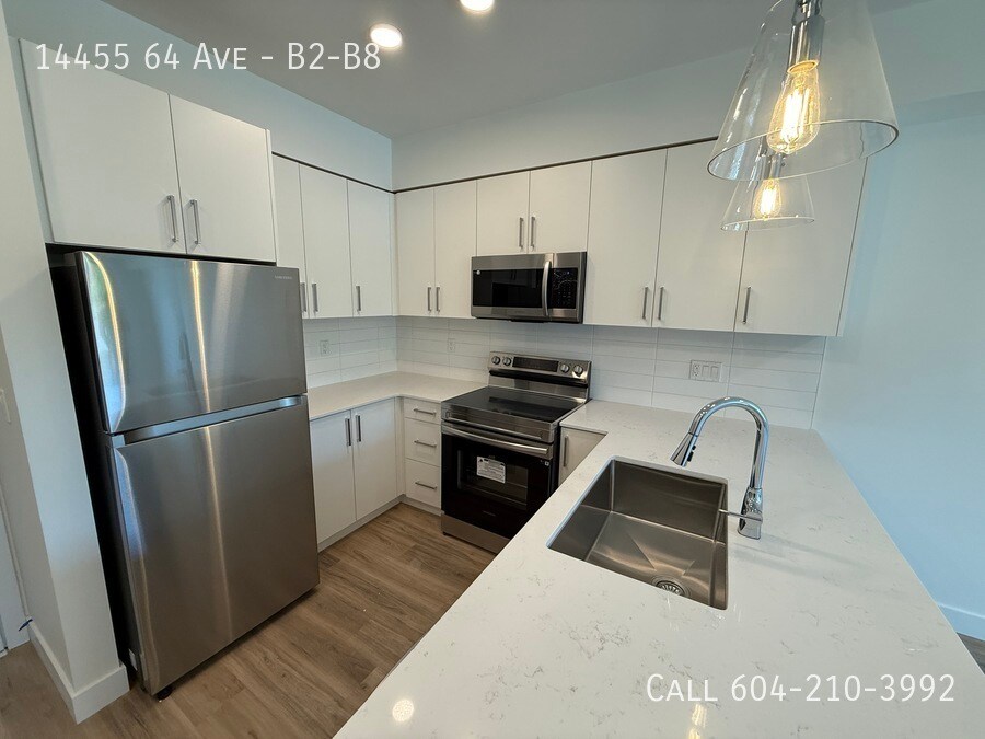 Photo principale - Brand New Condo in Sterling at Bell Centre...