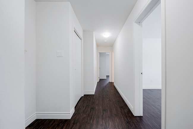 Building Photo - Maplewood Court