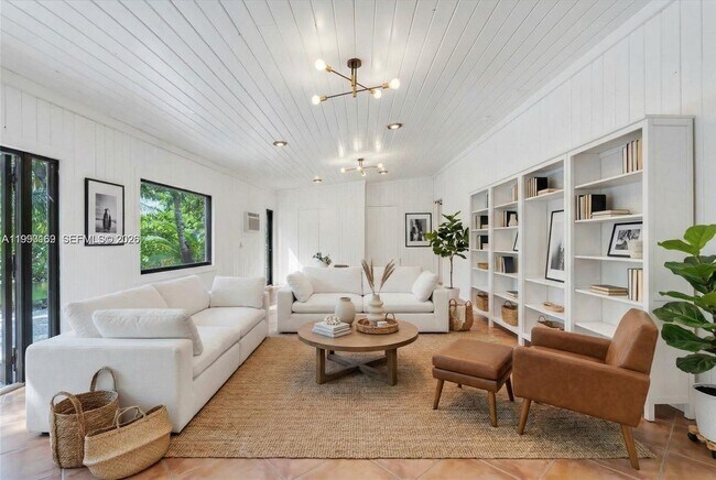 Building Photo - 7132 SW 65th Ave