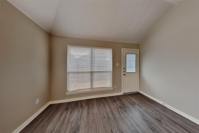 Foto del edificio - 3102 Candle Pond Ln