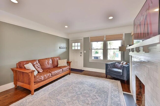Building Photo - Charming 2 Bedroom, 2 Bath Craftsman Home