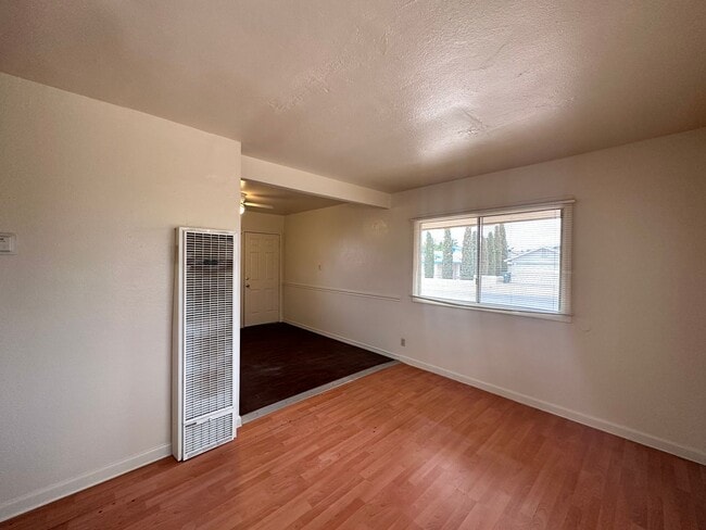 Foto del edificio - Cute 2 Bedroom Apartment!