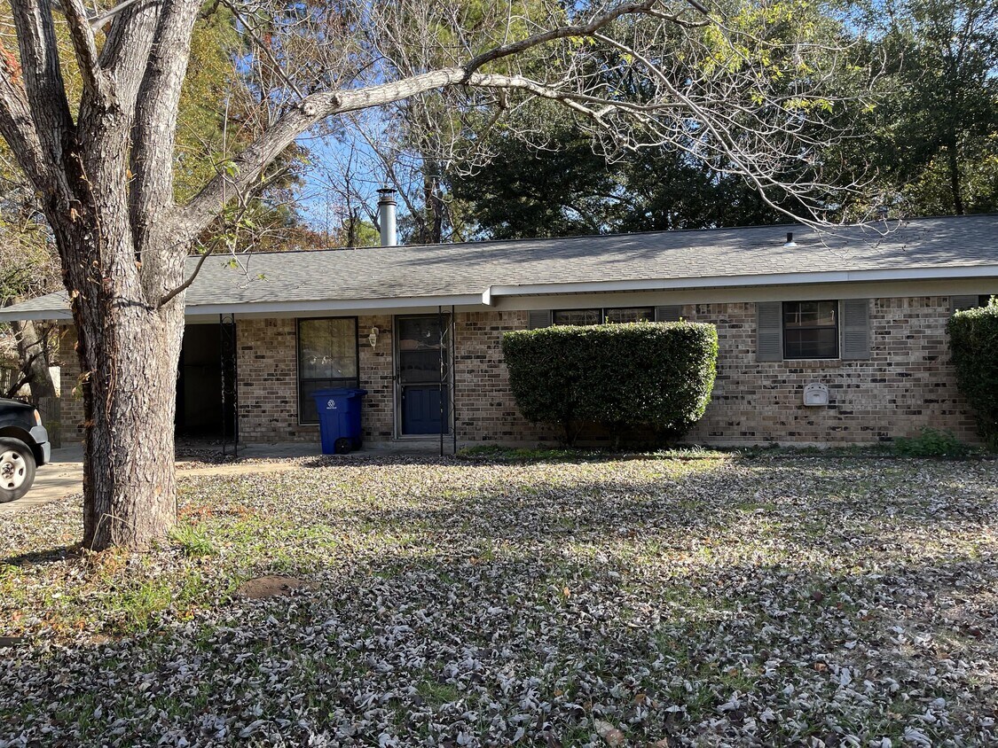 Primary Photo - 9471 Blom Blvd