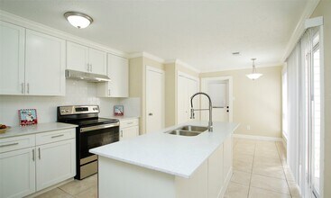 Building Photo - 6940 Foxmont Ln