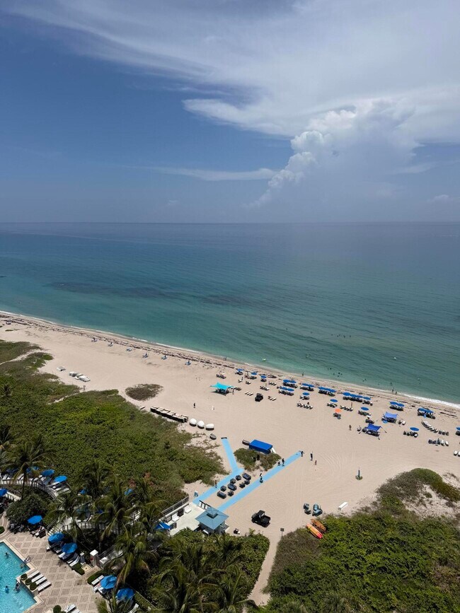 Foto del edificio - 3100 N Ocean Dr