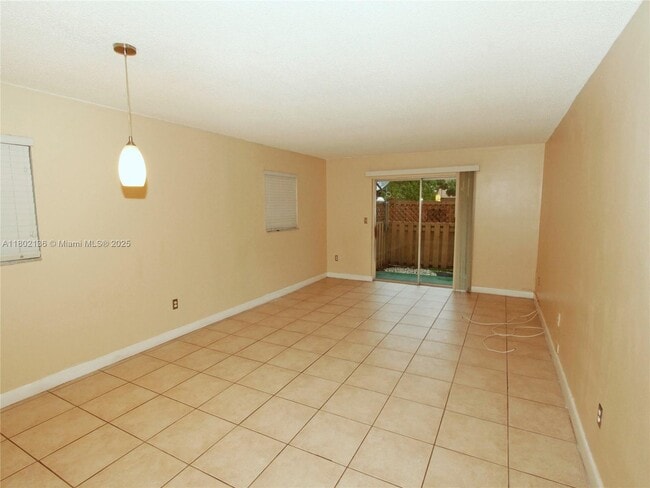 Building Photo - 8650 SW 109th Ave