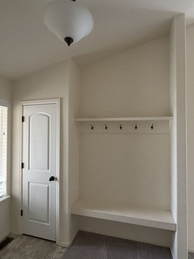 Foto del edificio - 3 Bed. 2 Bath, 2 Car Garage in Promontory