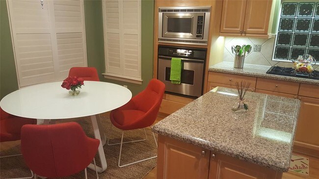 Foto del edificio - 1515 Hyde Park Blvd