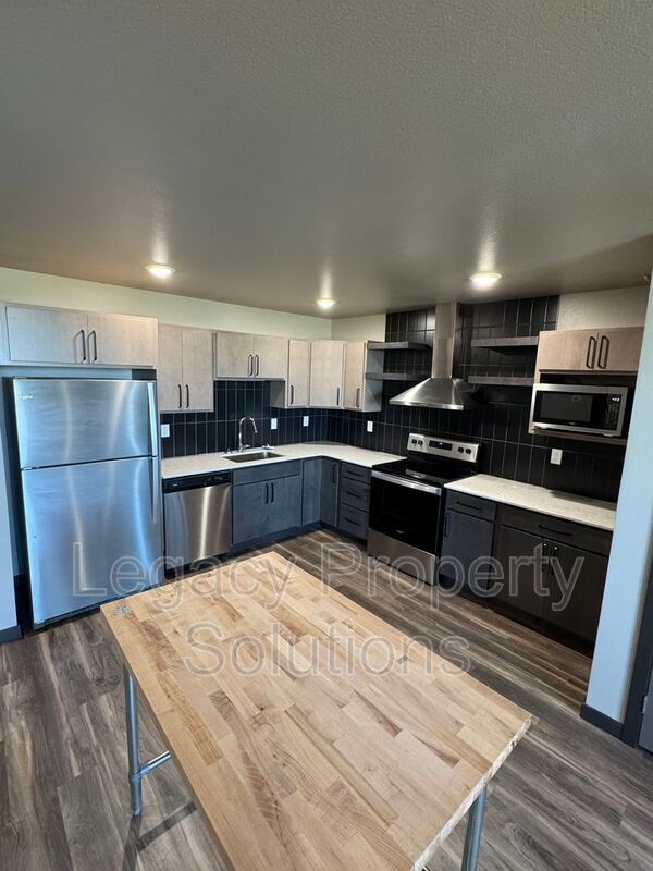 Foto del edificio - 220 E Greenfield Ln