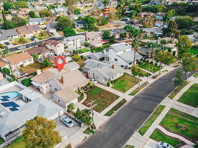 Photo - "Spacious 4-Bed, 3-Bath Oasis in Prime Los Angeles Location - 2080 Sq Ft of Comfort!" Apartment