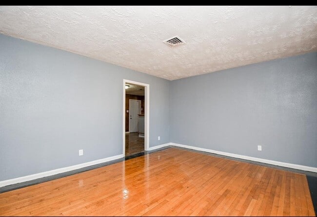 Building Photo - 5510 Ricky St